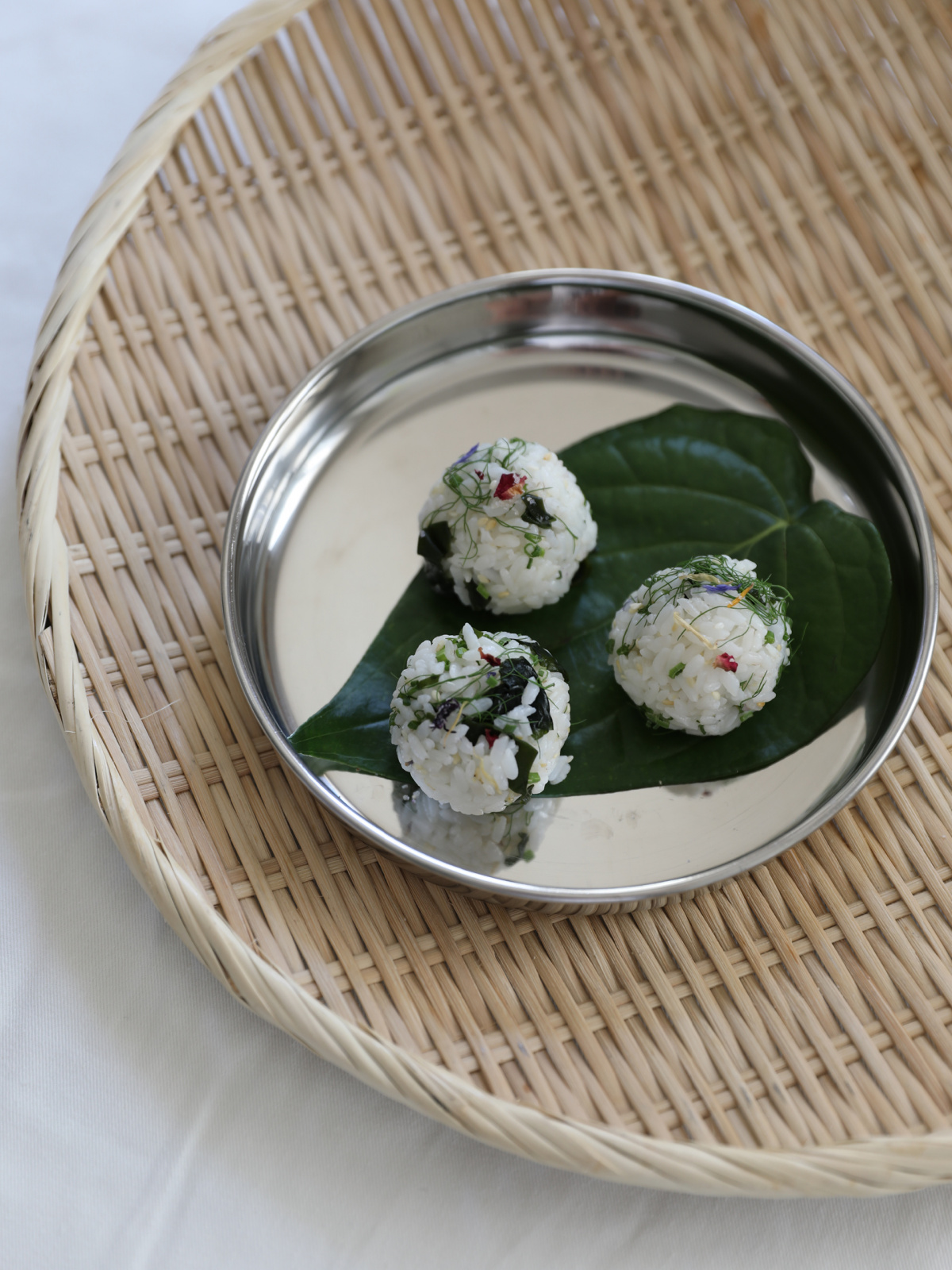 Seaweed and flower onigiri balls